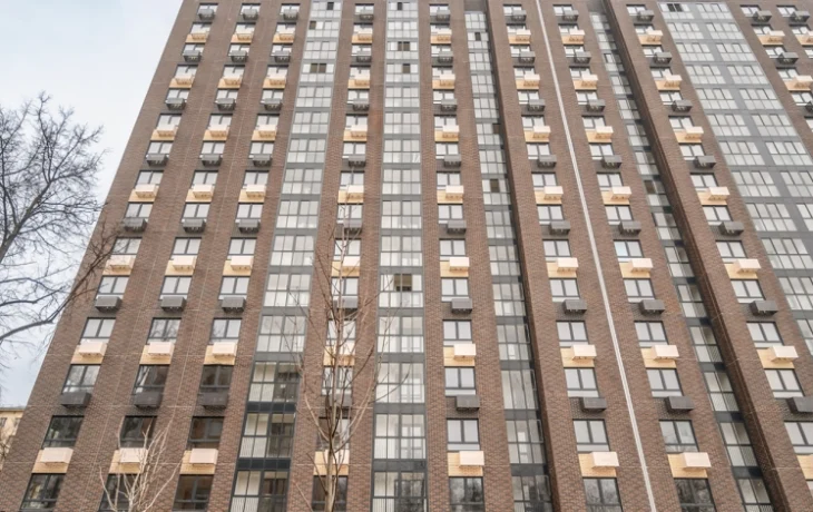 Свыше 90 семей переехали в новостройку по реновации в районе Измайлово
