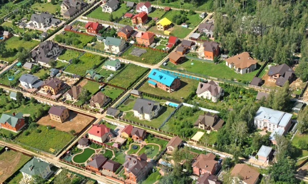 Специалисты МосгорБТИ помогли перевести 49 садовых домов в категорию жилых в 2025 году