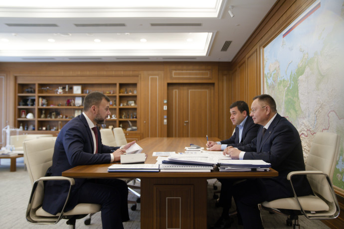 Глава Минстроя России Ирек Файзуллин провел рабочую встречу с Главой Донецкой Народной Республики Денисом Пушилиным