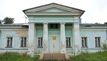 Инвесторы могут приобрести на торгах два исторических здания в «Усадьбе Изварино»