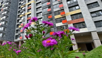 Более 50 домов построили по программе реновации на месте сноса старого жилья
