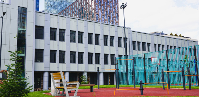 Завершено строительство учебного корпуса на 400 мест в Причальном проезде