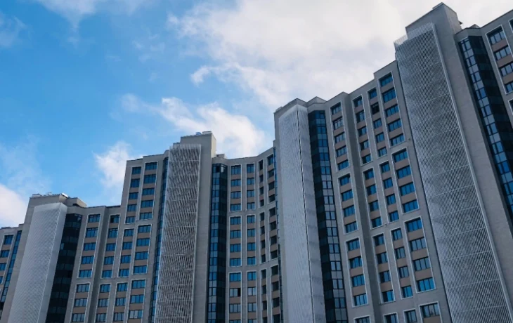 В ЖК «Квартал Триумфальный» завершилась сборка и установка малых архитектурных форм В ЖК «Квартал Триумфальный» завершилась сборка и установка малых архитектурных форм