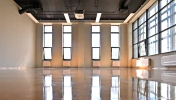 Инвесторы приобрели у города 86 помещений для ведения бизнеса в ЮЗАО за 2025 год