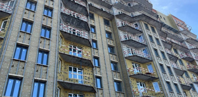 В первом корпусе проблемного ЖК &laquo;Воскресенское&raquo; началась отделка МОП