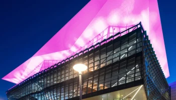 Солнечная электростанция на крыше ICC Sydney сократит выбросы углерода на 2000 тонн в год