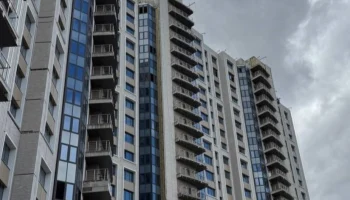 В жилой части проблемного ЖК «Квартал Триумфальный» смонтирован сшитый полиэтилен