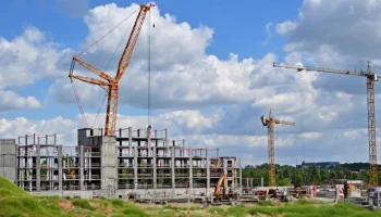 Владимир Ефимов: за пять лет в СЗАО выделили более 100 гектаров земли для реализации МаИП