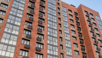 В районе Перово в 2025 году расселили 13 домов по программе реновации