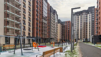 Владимир Ефимов: жители трех старых домов начали переселяться в жилой комплекс по программе реновации на улице Лобачевского