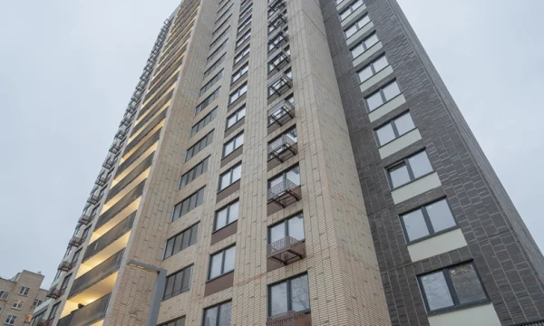 Почти 170 москвичей заключили договоры на квартиры в новостройке по реновации на ул. Лавочкина