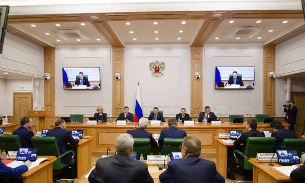 Вопросы повышения эффективности управления многоквартирными домами обсудили на парламентских слушаниях в Совете Федерации