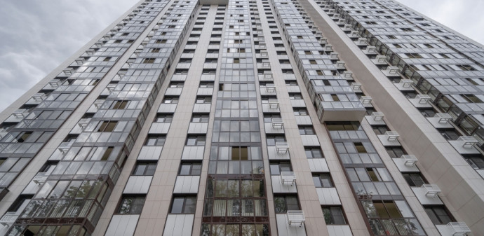 Более 500 горожан осматривают квартиры в новостройке по реновации в районе Лианозово