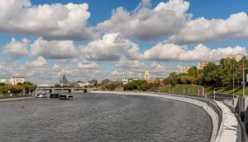 Владимир Ефимов: на верхнем уровне Крутицкой набережной благоустроят пешеходную зону