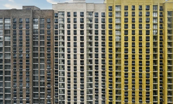 Дом для участников городских жилищных программ построили в Солнцеве &ndash; мэр