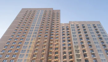 По программе реновации в Алтуфьевском районе расселили первый дом