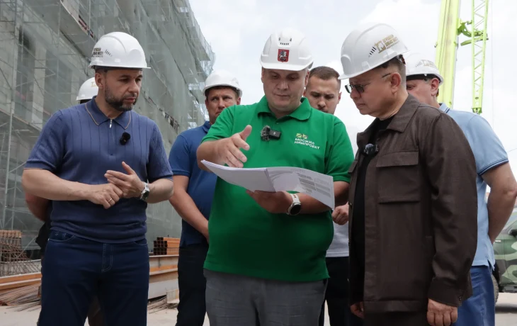 Министр строительства и ЖКХ РФ Ирек Файзуллин осмотрел объекты капитального строительства в Донецкой Народной Республике