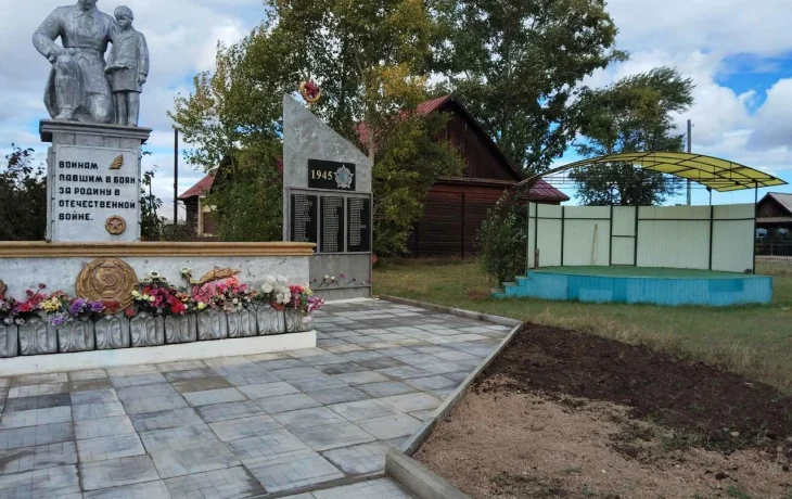 В Республике Бурятия обновляются территории у мемориалов и памятников, посвященных воинам Великой Отечественной войны