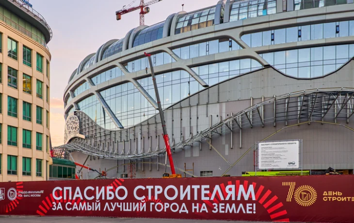 Башенные краны и строительные площадки Москвы украсили к юбилею Дня строителя Башенные краны и строительные площадки Москвы украсили к юбилею Дня строителя