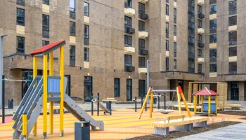 120 семей переехали в новостройку по реновации в районе Царицыно