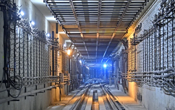 Владимир Ефимов: тысячи рабочих продолжают строить станции метро в новогодние праздники