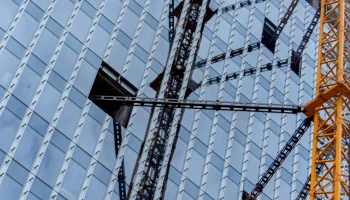 Владимир Ефимов: в рамках утвержденных в 2025 году проектов КРТ в Москве построят социальную, деловую и промышленную инфраструктуру