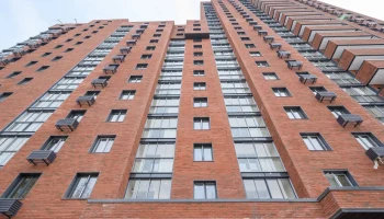 Более 36,1 тысячи москвичей за семь лет получили квартиры по программе реновации в ЮВАО