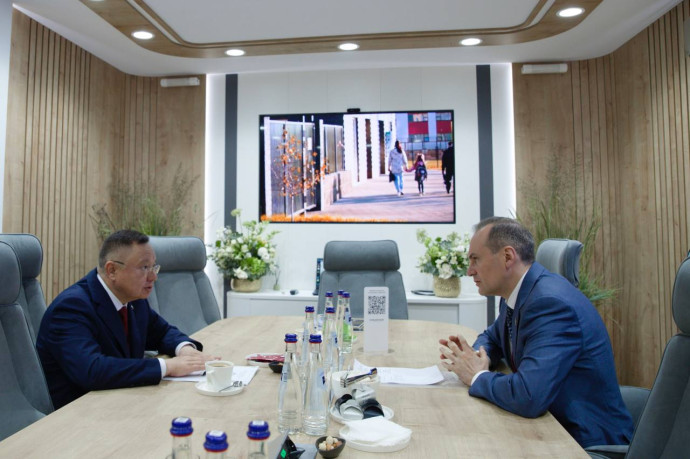 Министр строительства и ЖКХ РФ Ирек Файзуллин в рамках ПМЭФ&rsquo;2025 провел рабочую встречу с Главой Республики Мордовия Артемом Здуновым