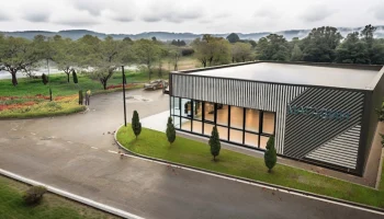 Магазин с витражным остеклением появится в районе Краснопахорский