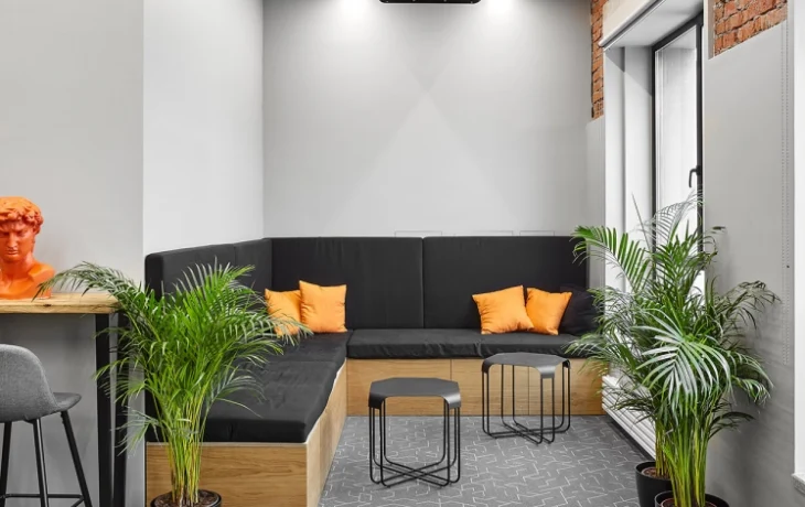 Предприниматели выкупили у города два помещения для бизнеса в историческом здании в центре столицы