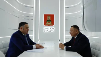 Ирек Файзуллин и Игорь Руденя обсудили жилищное строительство в Тверской области на ПМЭФ'25