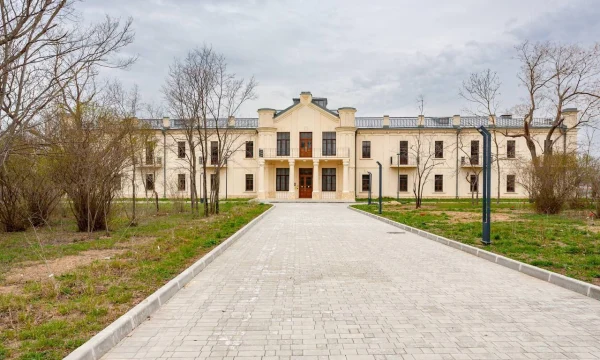По программе &laquo;Строительство&raquo; реализуется более 100 проектов в сфере здравоохранения