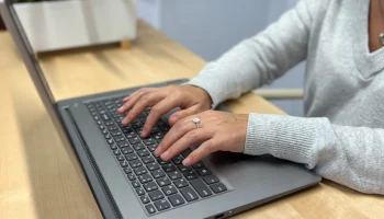 Москвичи стали пользоваться суперсервисом &laquo;Переезд по программе реновации&raquo; для оформления документов в два раза чаще в 2025 году