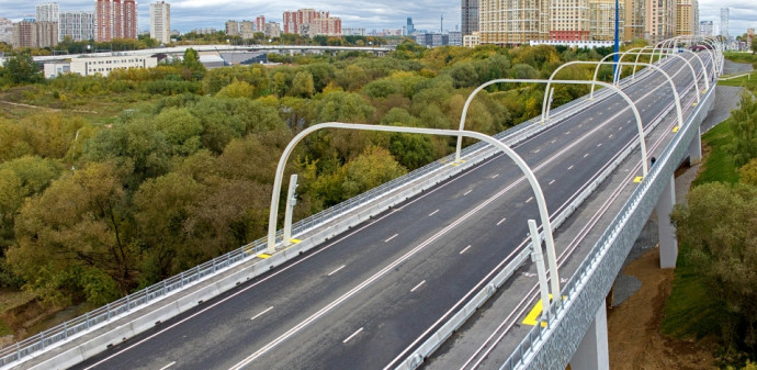 Более 6 км дорог построили и реконструировали при продлении Мосфильмовской улицы