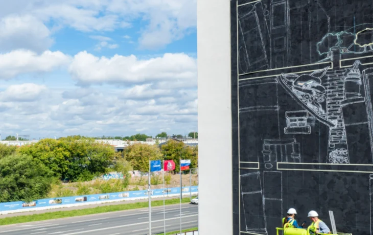 Завершается создание первого мурала с героями сказок на фасаде образовательного центра в Марьине Завершается создание первого мурала с героями сказок на фасаде образовательного центра в Марьине