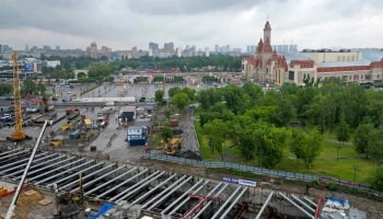 Грунт котлована станции метро «Остров Мечты» разработан на 50%