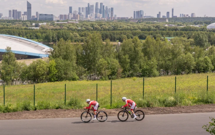 Более 300 спортсменов сборной Москвы по велоспорту тренируются в парке &laquo;Крылатские холмы&raquo;