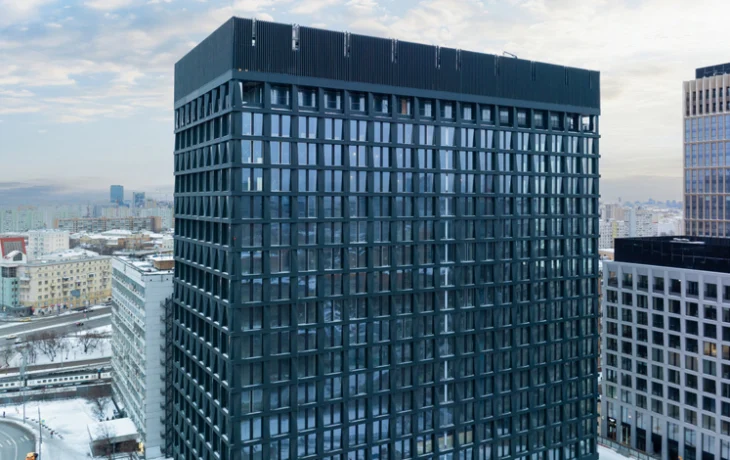 В крупном бизнес-центре в Бумажном проезде завершены фасадные работы