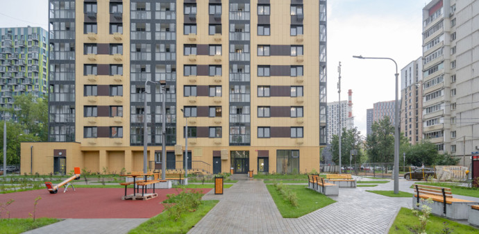 Свыше 200 горожан начали переезд в новостройку по реновации на Заречной улице