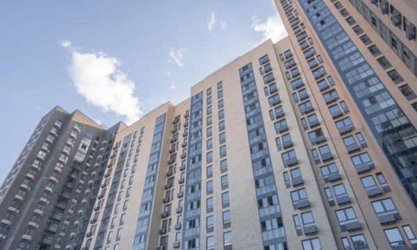 Около 600 участников реновации приступают к осмотру квартир в районе Перово