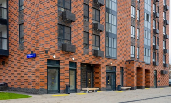 Жильцы новостройки по реновации в районе Люблино заключили первые договоры на квартиры