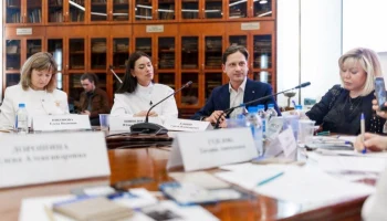 Власть и эксперты обсудили внедрение ИИ в образовательный процесс с учетом психологии детей