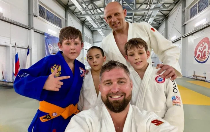 Важность единства духа в крымских единоборствах подтверждает визит Максима Рудного